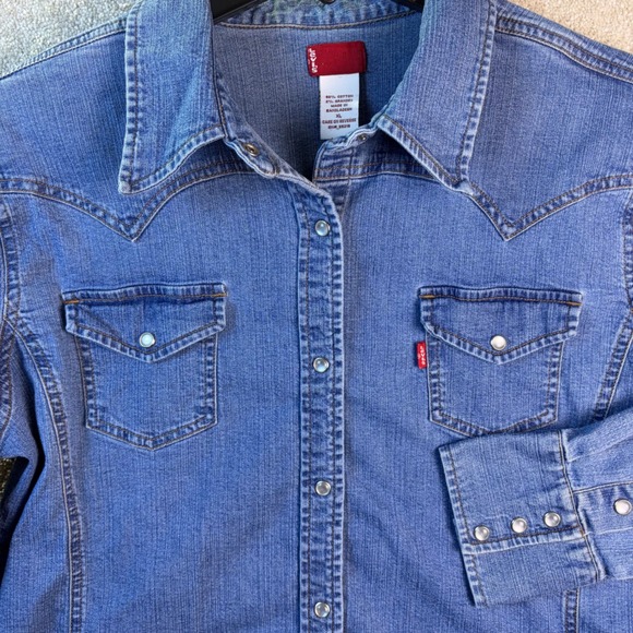 LEVIS Western Denim Shirt Women's XL Blue Pearl Snap Long Sleeve Cowgirl - Picture 1 of 7